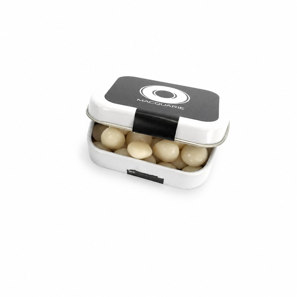 歯ごたえのあるミントが詰まった長方形のヒンジ缶(30g)
