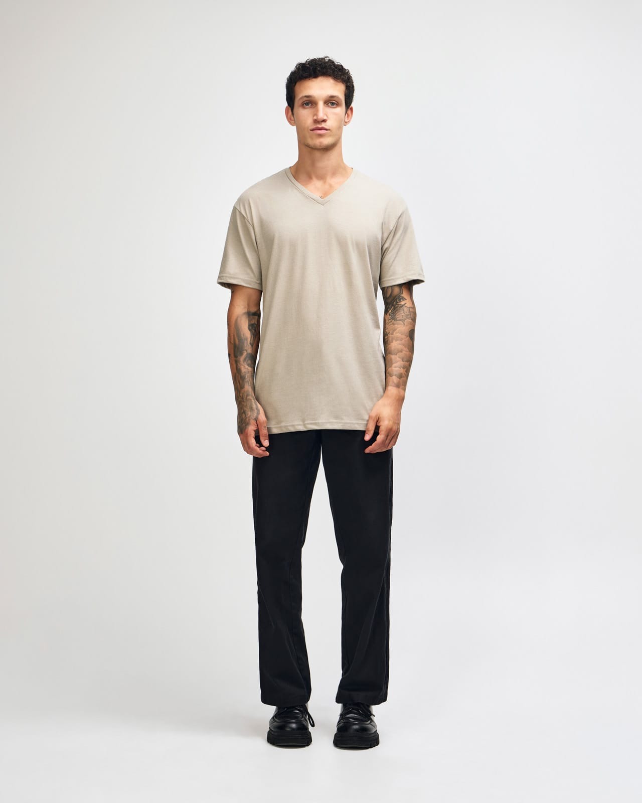 アメリカンアパレル CVC ユニセックス Vネック Tシャツ