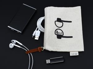 ノベルティ Calico Earphone Pouches (12.5cm x 17cm)
