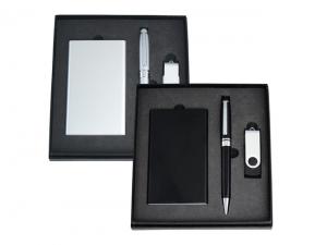 ノベルティ 4000 mAh パワーバンク 8GB USB とペンのギフトセットで