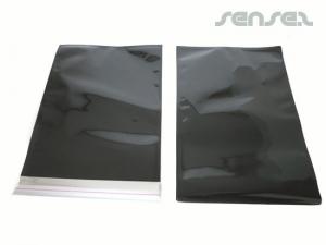 在庫ありA5サイズの黒い箔封筒（ブランド外）